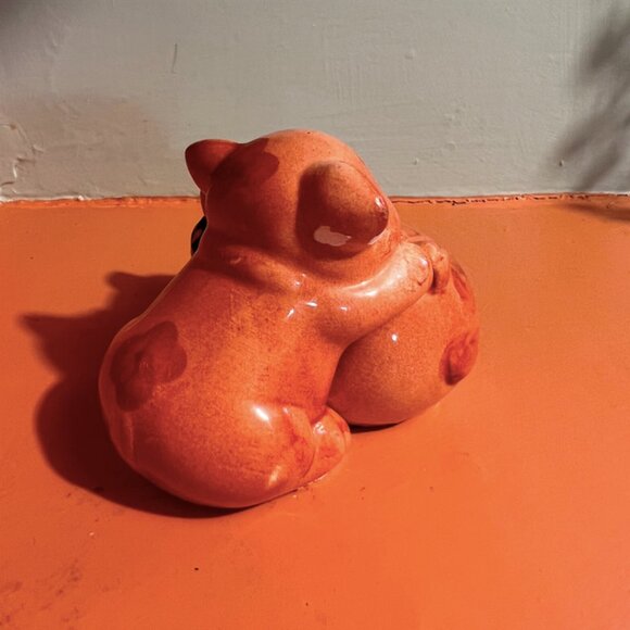 Nesting Snuggling Sleepy Pigs Salt And Pepper Shakers | Vintage Hand Painted - Picture 3 of 15